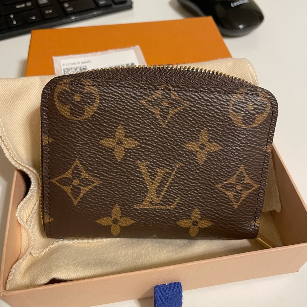 *SOLD*Louis Vuitton ZIPPY COIN PURSE